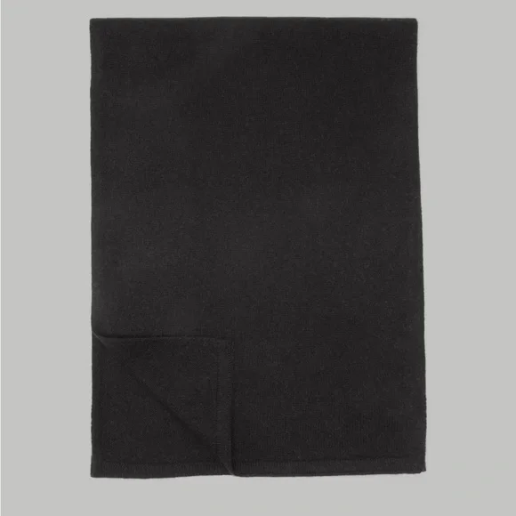Everlane Cashmere Scarf - Black - Picture 2 of 5